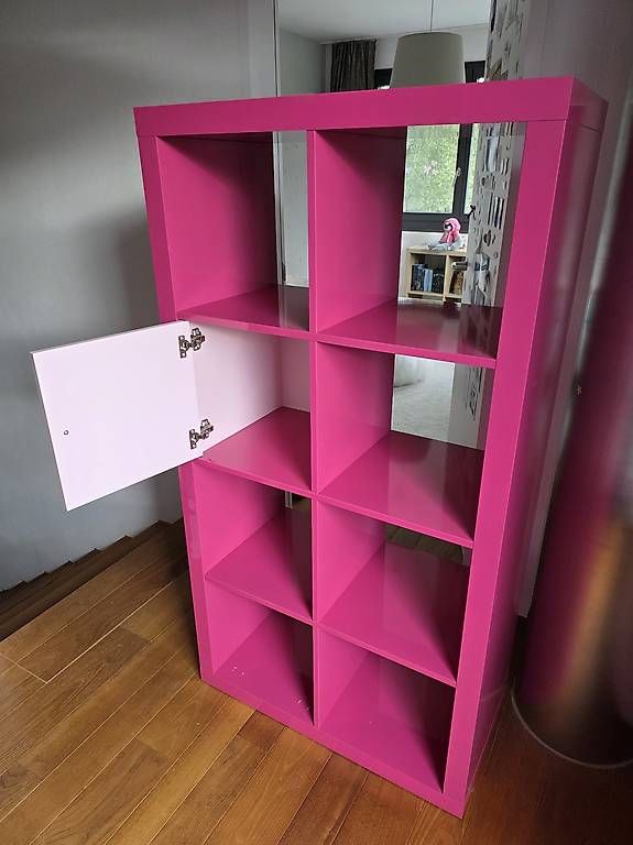 Regale: IKEA Kallax pink mit Türe – Gebraucht aus Küttigen von ric_ny9x 2