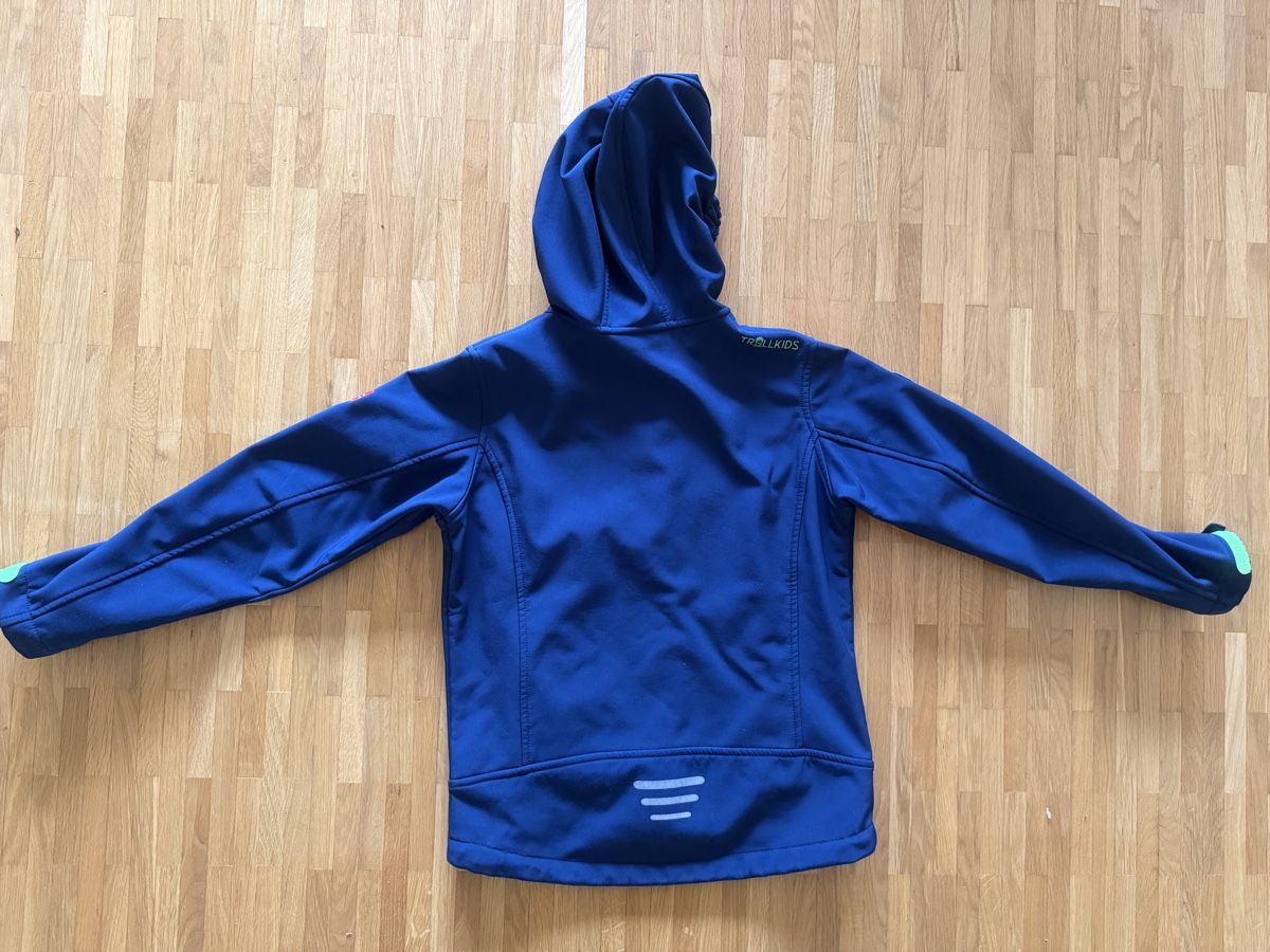 Trollkids Vestes & Manteaux: Trollkids Softshelljacke Gr 140 – D'occasion à Basel par syl_xt7q 2