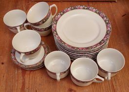 Teeservice Porzellan KPM, Krug, 8 Teller, 7 Tassen, 4 Teller