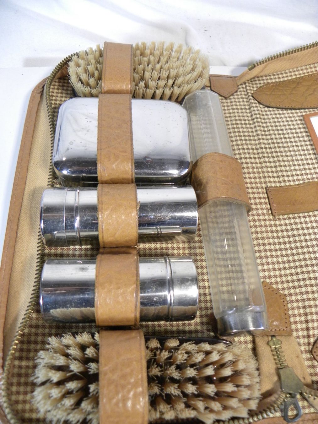 Custodie per cosmetici: Schönes altes Necessaire aus hellbraunem Leder – Usato da Reinach venduto da Cargill 4