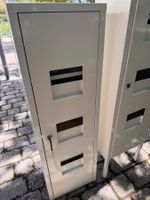 CD Metallschrank mit Schloss und Fächern hellgrau
