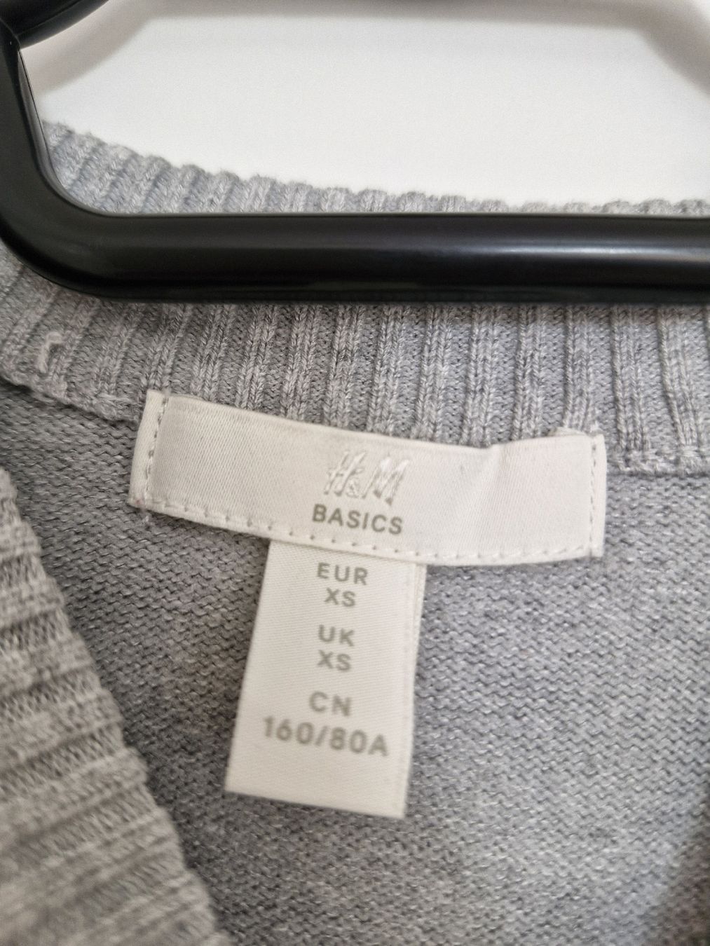 H&M Pullover & Sweatshirts: H&M Basic Strickpullover XS – Gebraucht aus Maienfeld von Bounty2016 2
