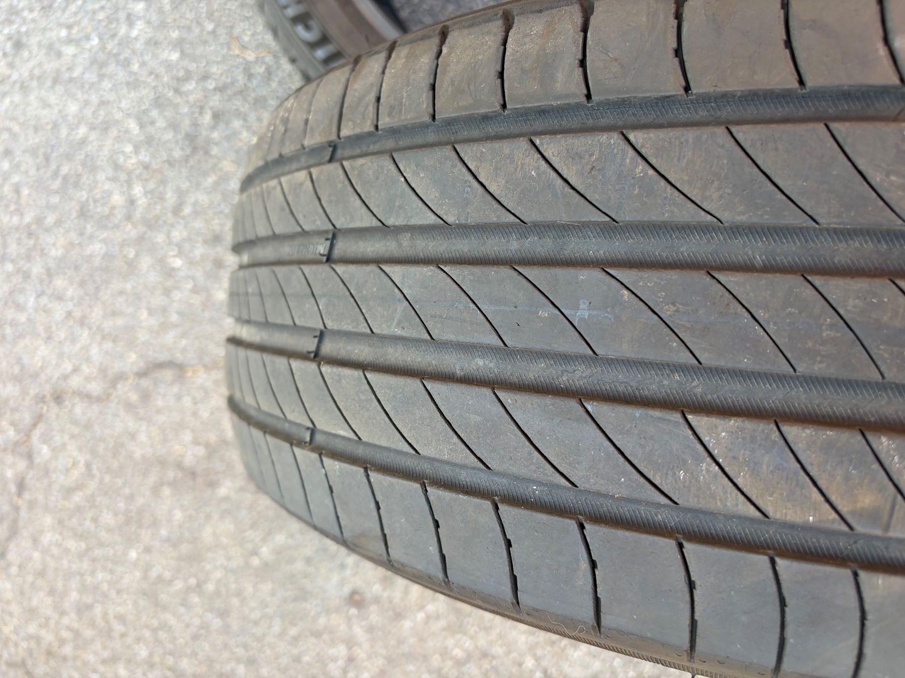 Michelin Pneus & Kompletträder: 205/55R19 Michelin e-primacy Reifen – Gebraucht aus Wettingen von Nici1932 5