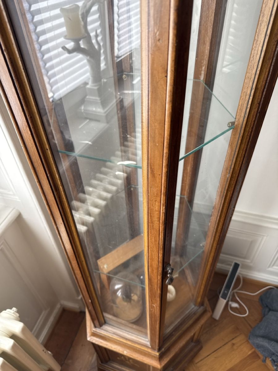 Vitrines: Antike Vitrine, 6-Eckig, Nussbaum – D'occasion à Basel par Ramses1179 2