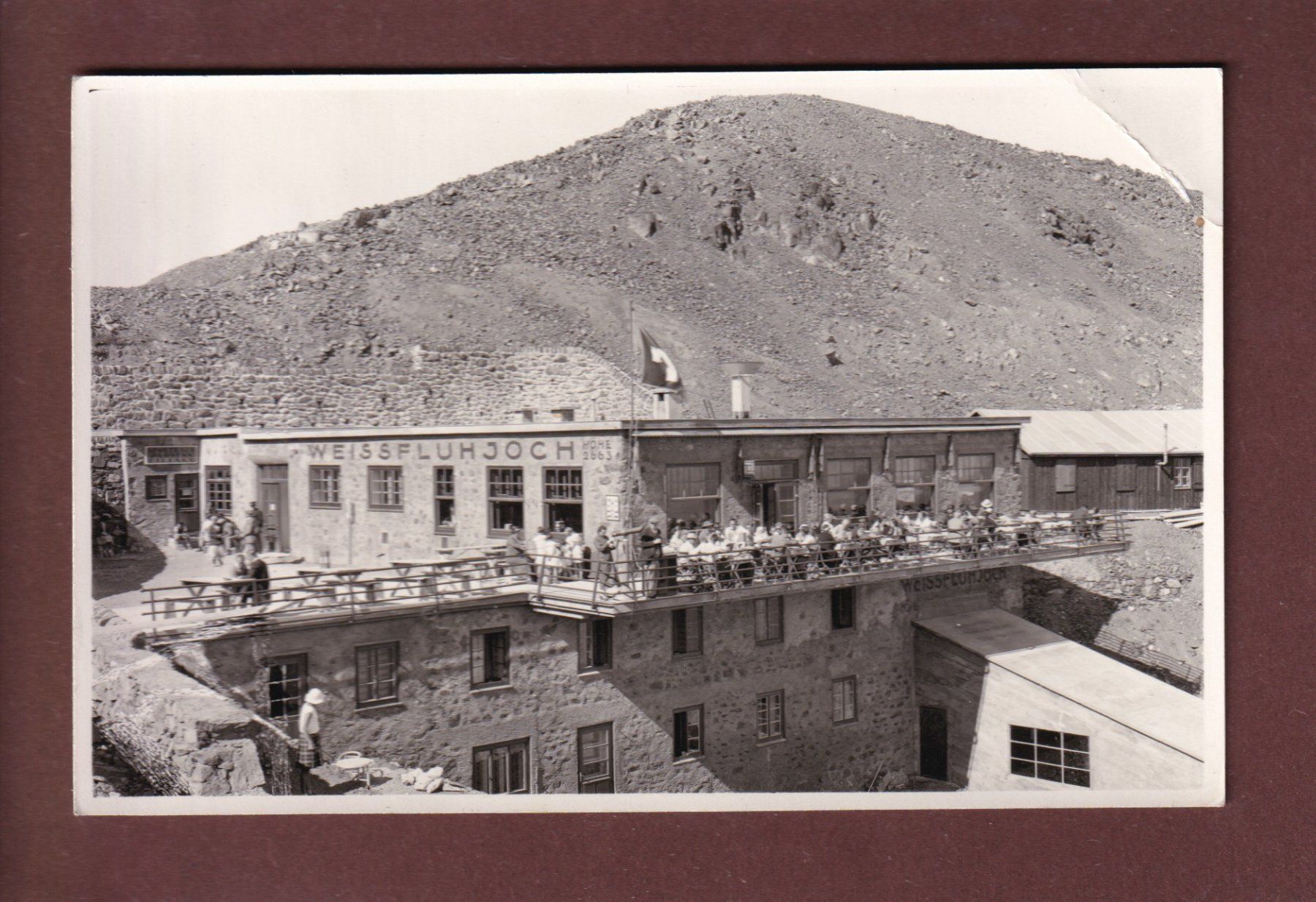 Cartoline postali: Davos - WEISSFLUHJOCH // starker Eckbug // – Usato da Pully venduto da nicecards