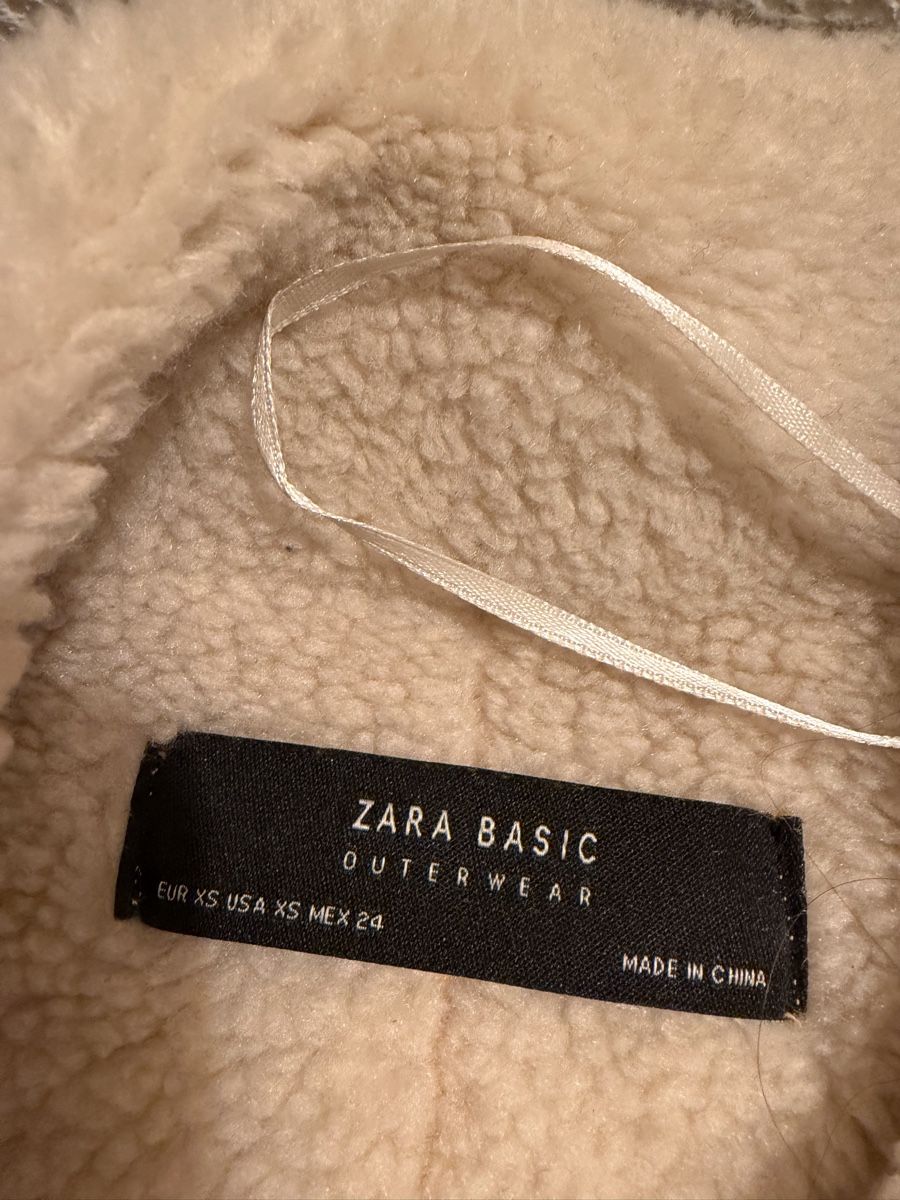Zara Vestes: Zara Basic Jacke gelb mit Teddyfutter Grösse XS – Neuf (Voir description) à Luzern par Lorena.haj 1