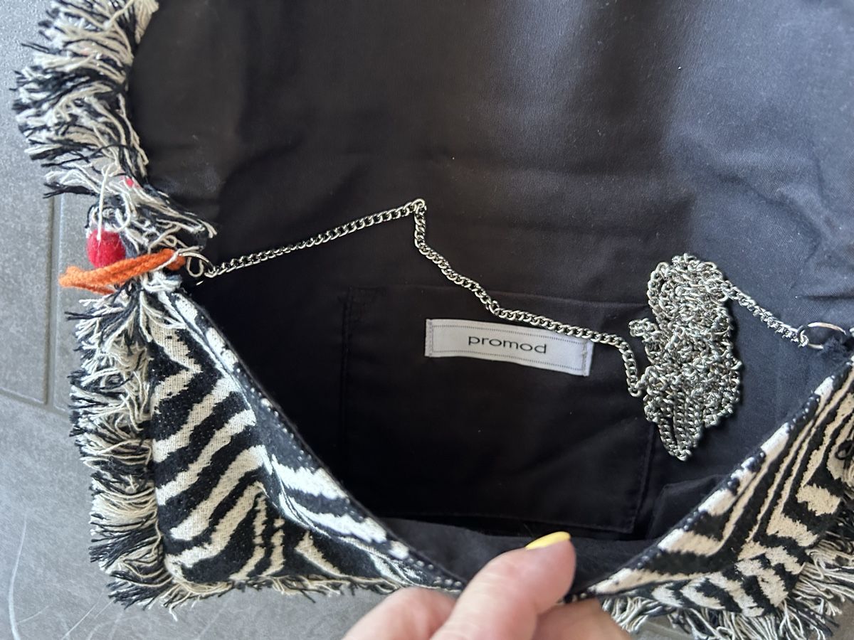 Promod Borse da donna: Sac Promod noir et blanc à franges et pompons – Nuovo (secondo la descrizione) da Gorgier venduto da hcaroline4 2