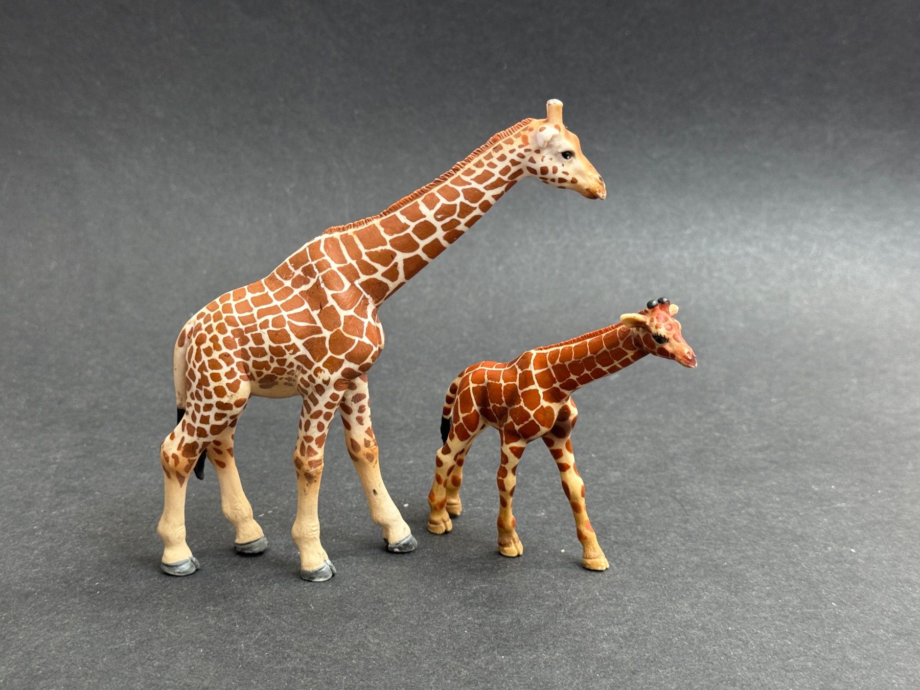 Schleich Statuette: Schleich Giraffe und Giraffenbaby – Usato da Ennetbaden venduto da mapa05