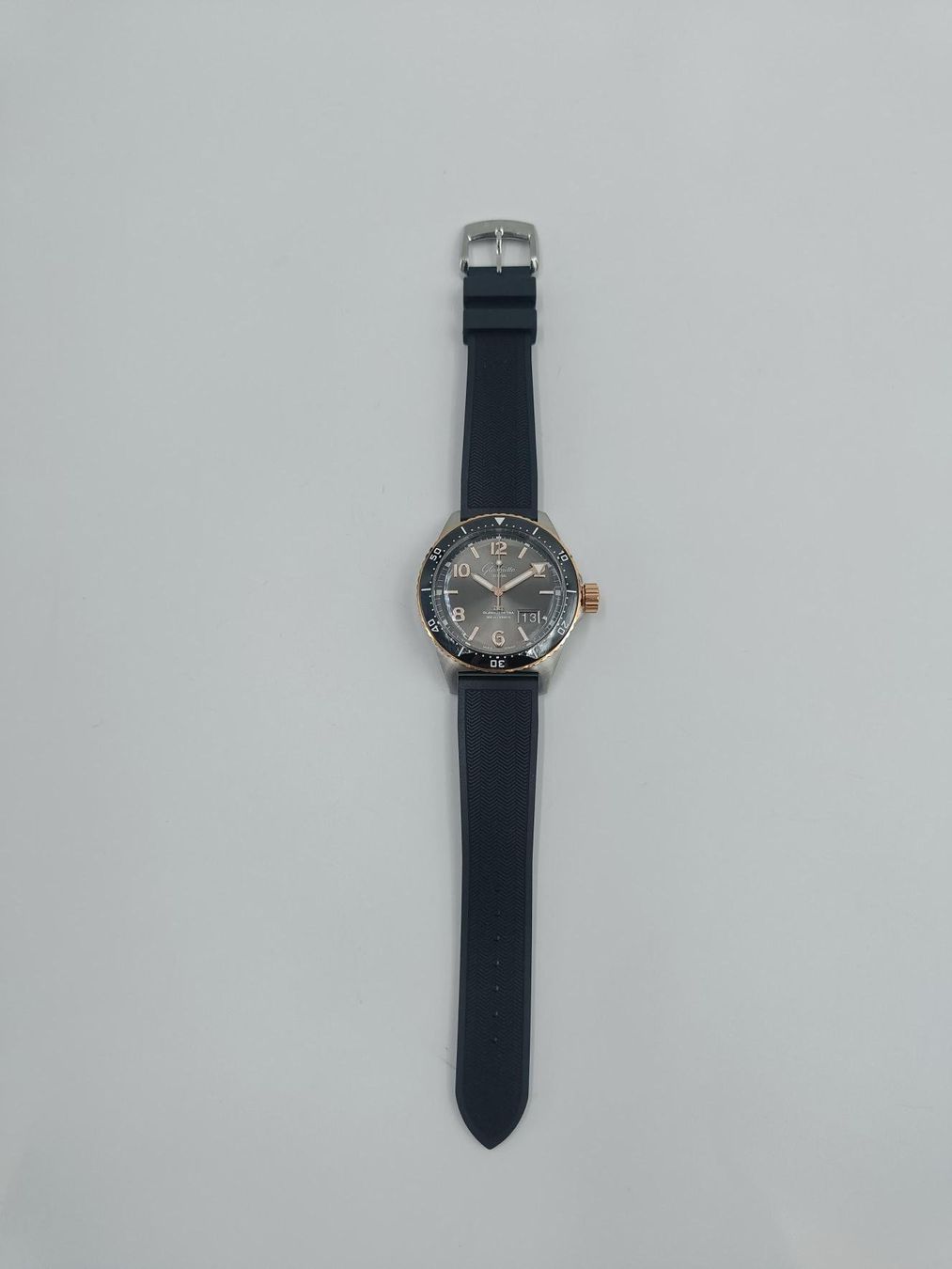 Glashütte Montres: GLASHÜTTE ORIGINAL "SEAQ PANORAMA DATE" – Neuf (Voir description) à Luzern par EdiGem 6