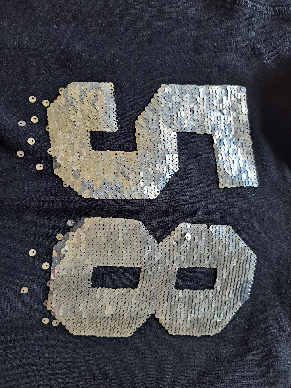 H&M Maglioni & Felpe: Kapuzenpullover schwarz Grösse ca. 158 Glitzer 58 Adventure – Usato da Muttenz venduto da DesiW88 2