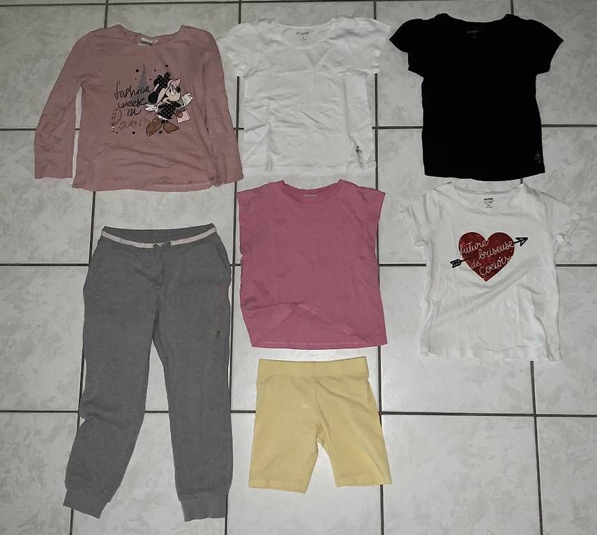 Lotti & Set di vestiti: Lot d'habits taille 6ans – Usato da Neuchâtel venduto da aldinho02