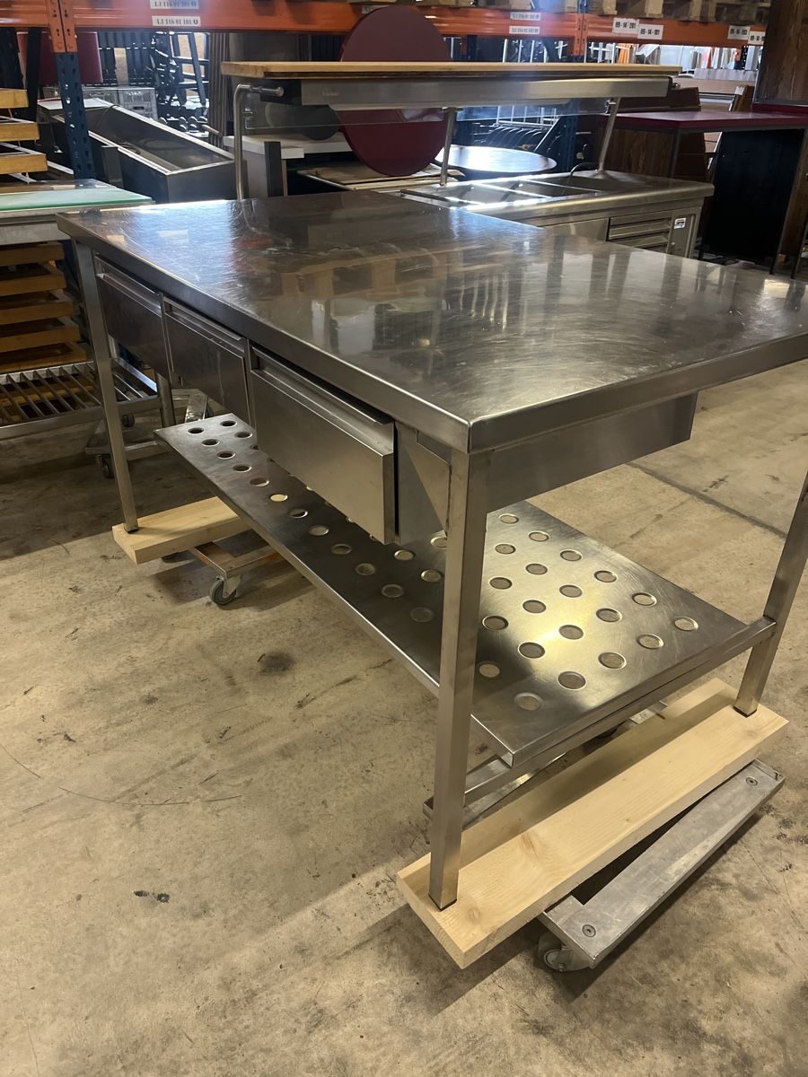 Elettrodomestici da cucina: Robuster Chromstahl Tisch 160 breit – Usato da Dittingen venduto da Cervolino77 1