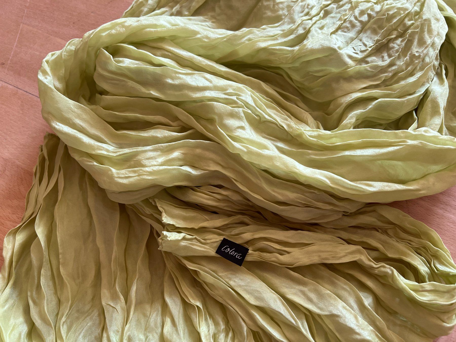 Colora Foulard & Sciarpe: Colora Schal, 100% Seide, Hellgrün, NEU – Nuovo (secondo la descrizione) da Worb venduto da farben20zauber 2