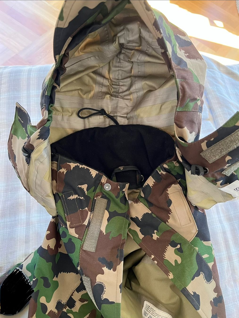 Schweizer Armee Giacche: Gore Tex Jacke ARMEE mit Kapuze – Usato da Bex venduto da RicDealer 6
