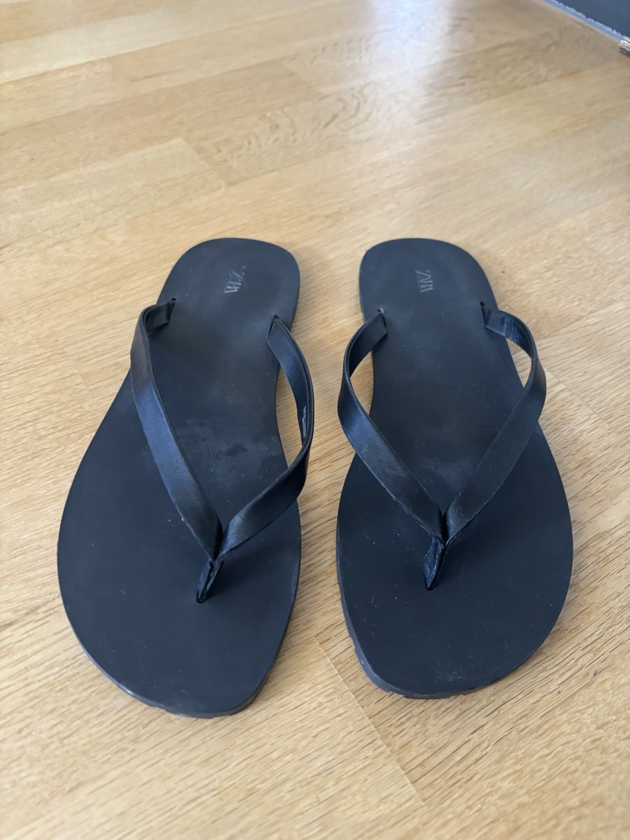Zara Scarpe da donna: Leder Tongs Zara 38 – Usato da Fribourg venduto da dafral
