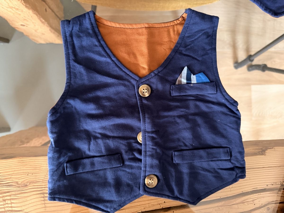Kleiderpakete & -sets: Taufkleid 80 Junge – Gebraucht aus Disentis/Mustér von oigina 1