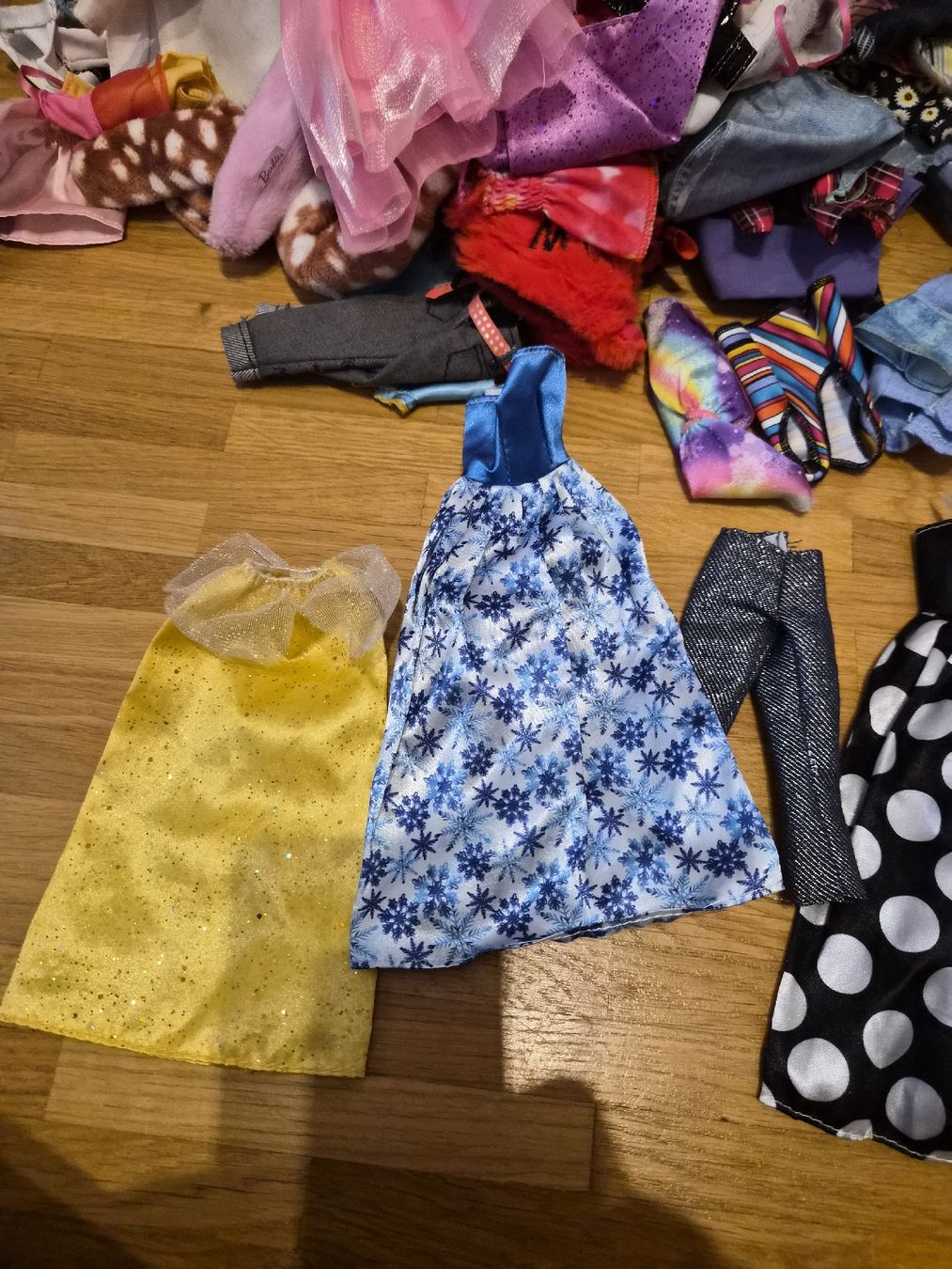 Bambole: Vestiti per Barbie  – Usato da Reinach BL venduto da Glitterlol 1