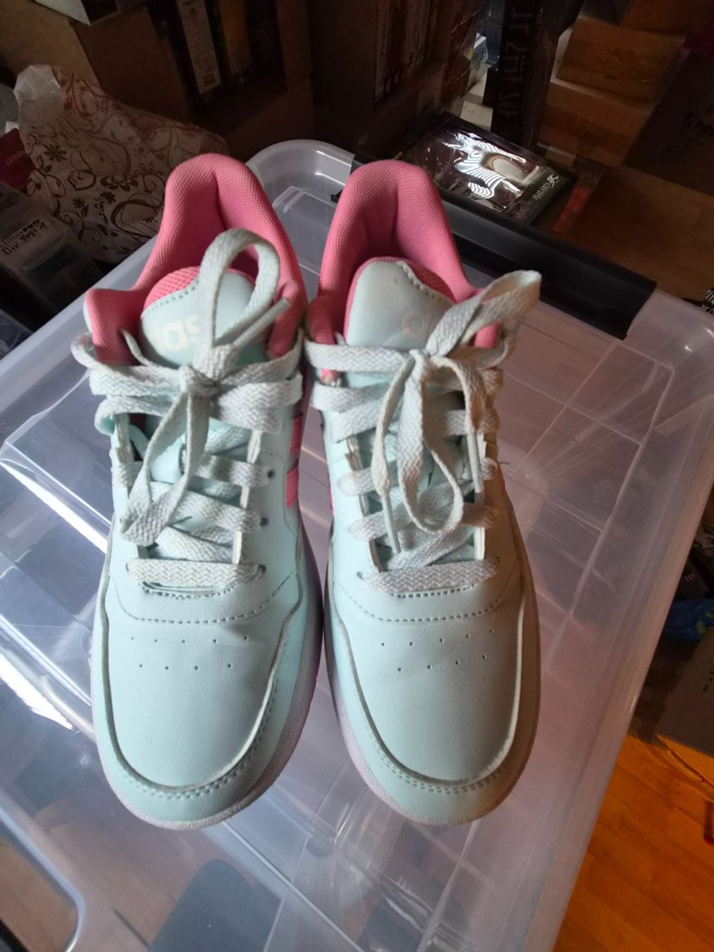 Adidas Scarpe da donna: Adidas Sneaker Damen Gr. 36 mint/pink – Usato da Sisseln AG venduto da schenk-figuren