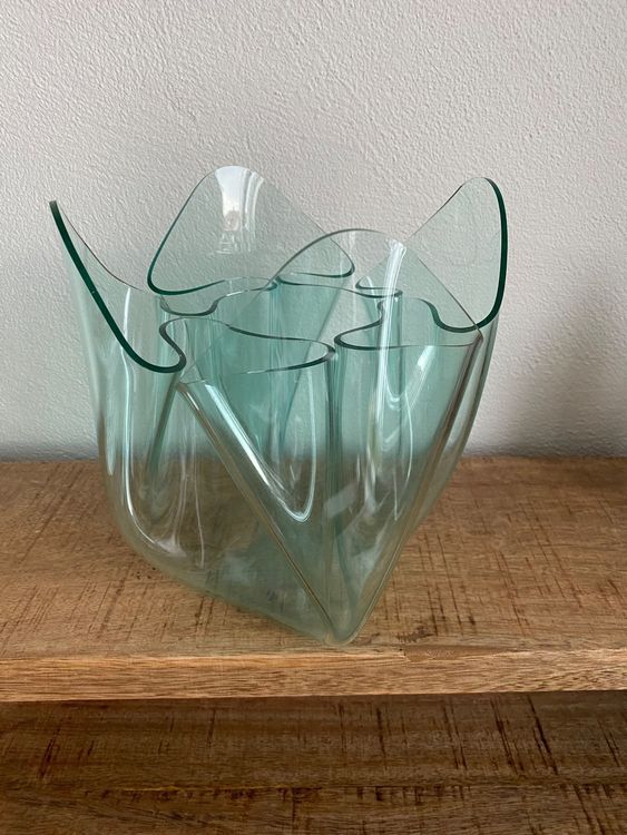 Gr Ne Transparente Vase Mit Pl Tzen F R Blumen Kaufen Auf Ricardo