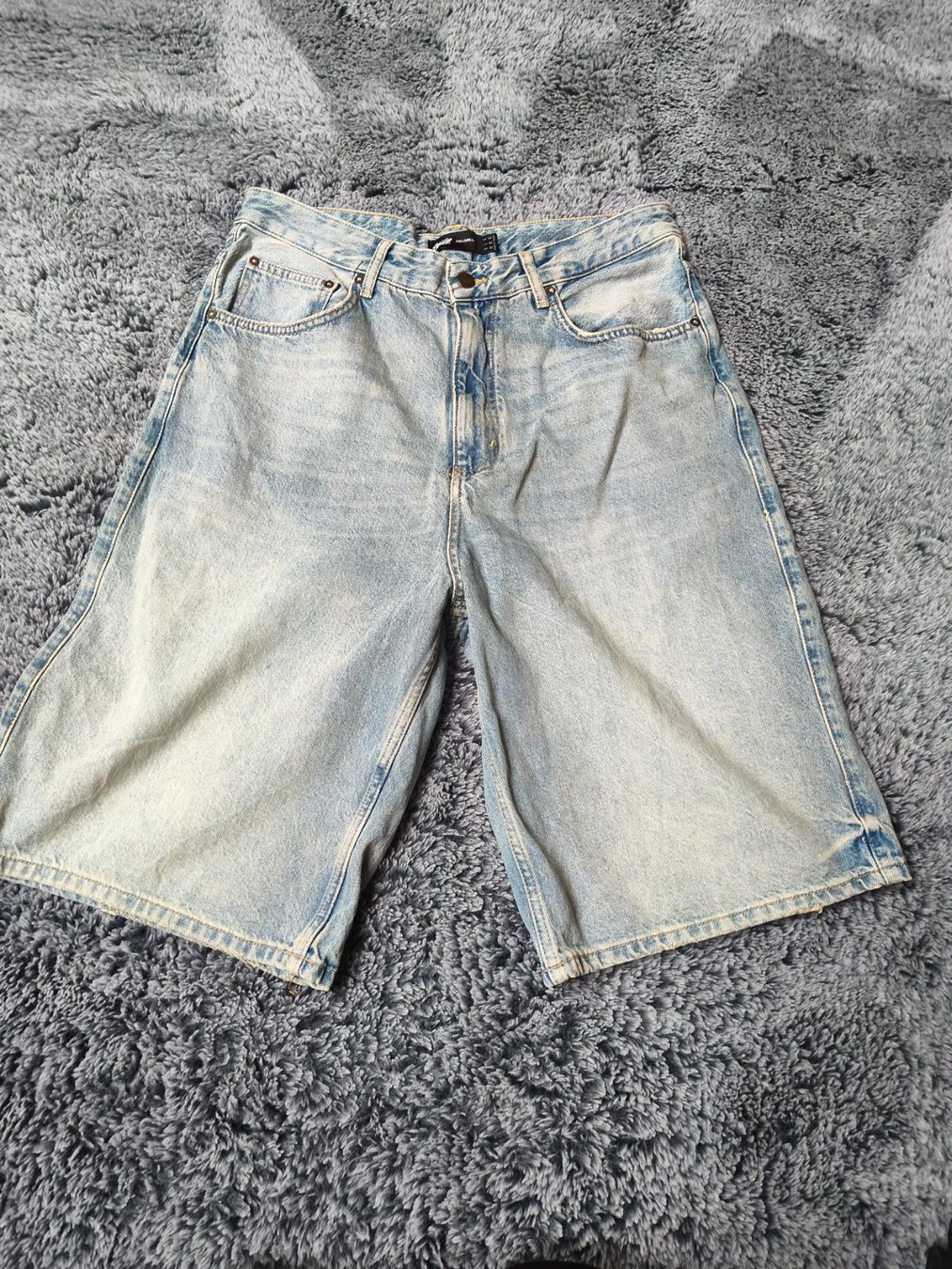 Pull&Bear Jeans: Herren Jeans kurze Hosen PULL&BEAR Gr.42 schwarz +hellblau – Nuovo (secondo la descrizione) da Uster venduto da zebralino 1