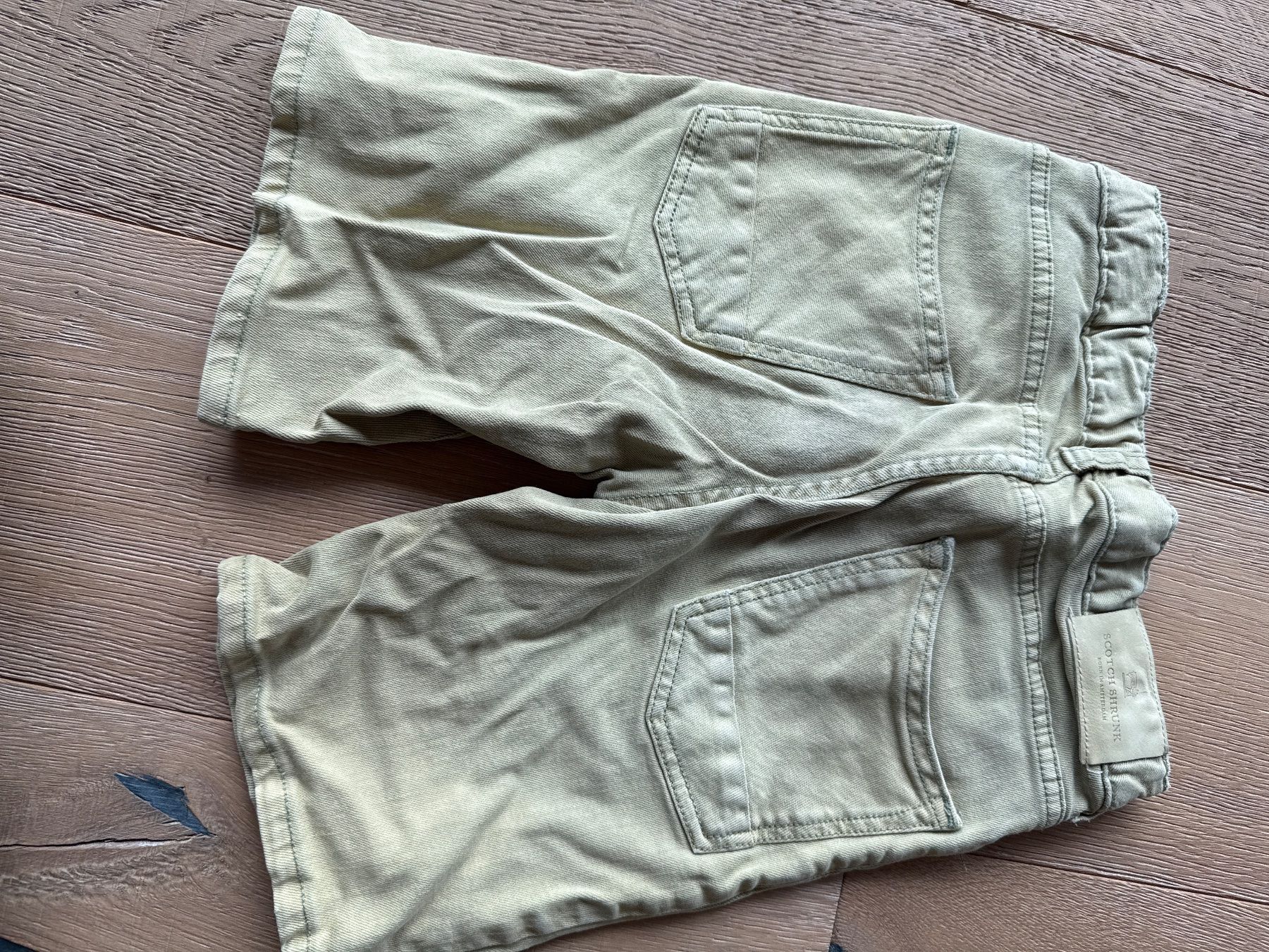 Pantaloni: Scotch Shrunk Bermudas Gr. 128 – Usato da Himmelried venduto da Dievole 1