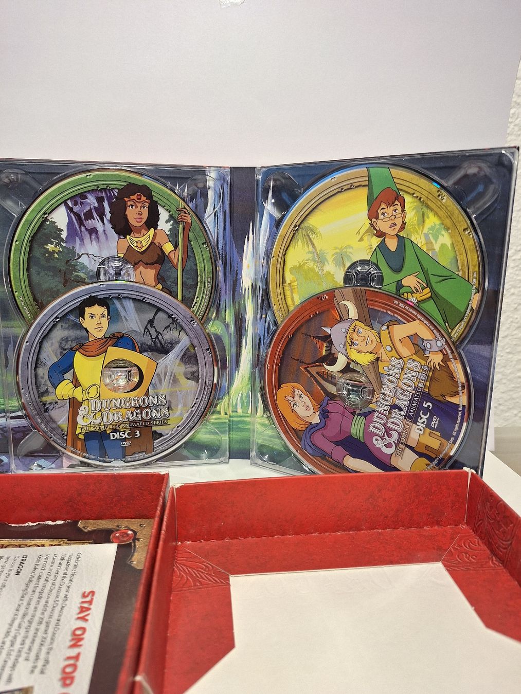 Tutti i DVDs: Dungeons & Dragons THE COMPLETE ANIMATED SERIES 5-Disc – Usato da Pfäffikon SZ venduto da TobyPeterson 3