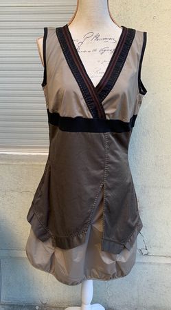 Superbe robe L33 léger effet ballon t.2
