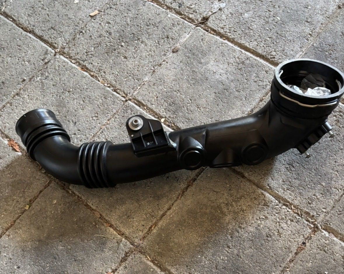 BMW Alle Autoersatzteile: Bmw 335i n55 e92/93 chargepipe – Gebraucht aus Niederuzwil von Younow