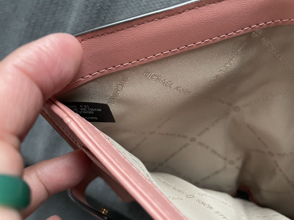 Michael Kors Portamonete: Mk wallet with wristlet – Nuovo (secondo la descrizione) da Trimbach venduto da alyn2009 4