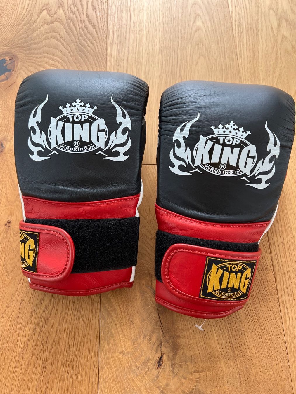 Guanti & manicotti: Boxhandschuhe Leder – Nuovo (secondo la descrizione) da Seewen SZ venduto da Missholdi