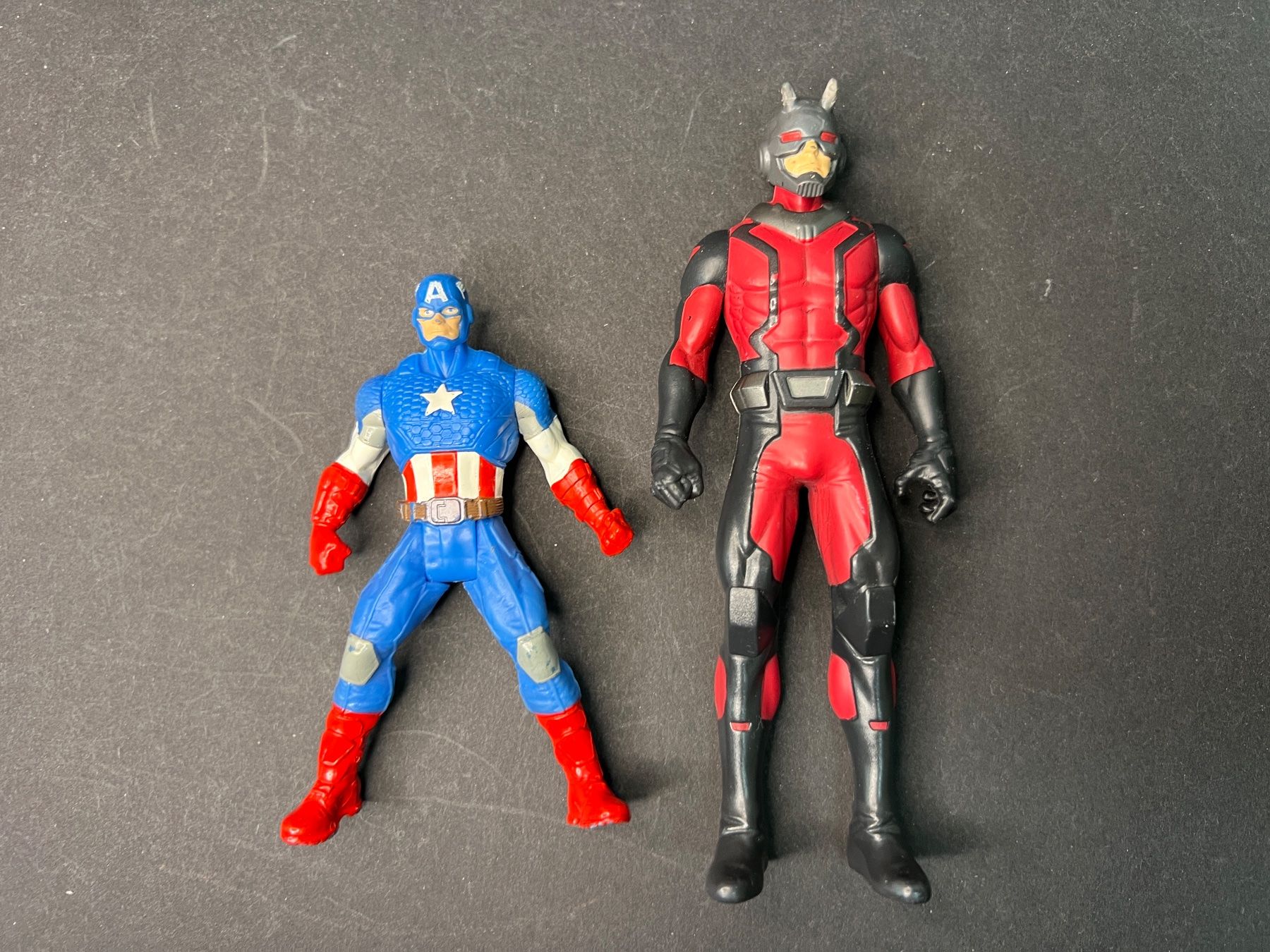 Marvel Statuette: Marvel Avengers Figuren – Usato da Ennetbaden venduto da mapa05