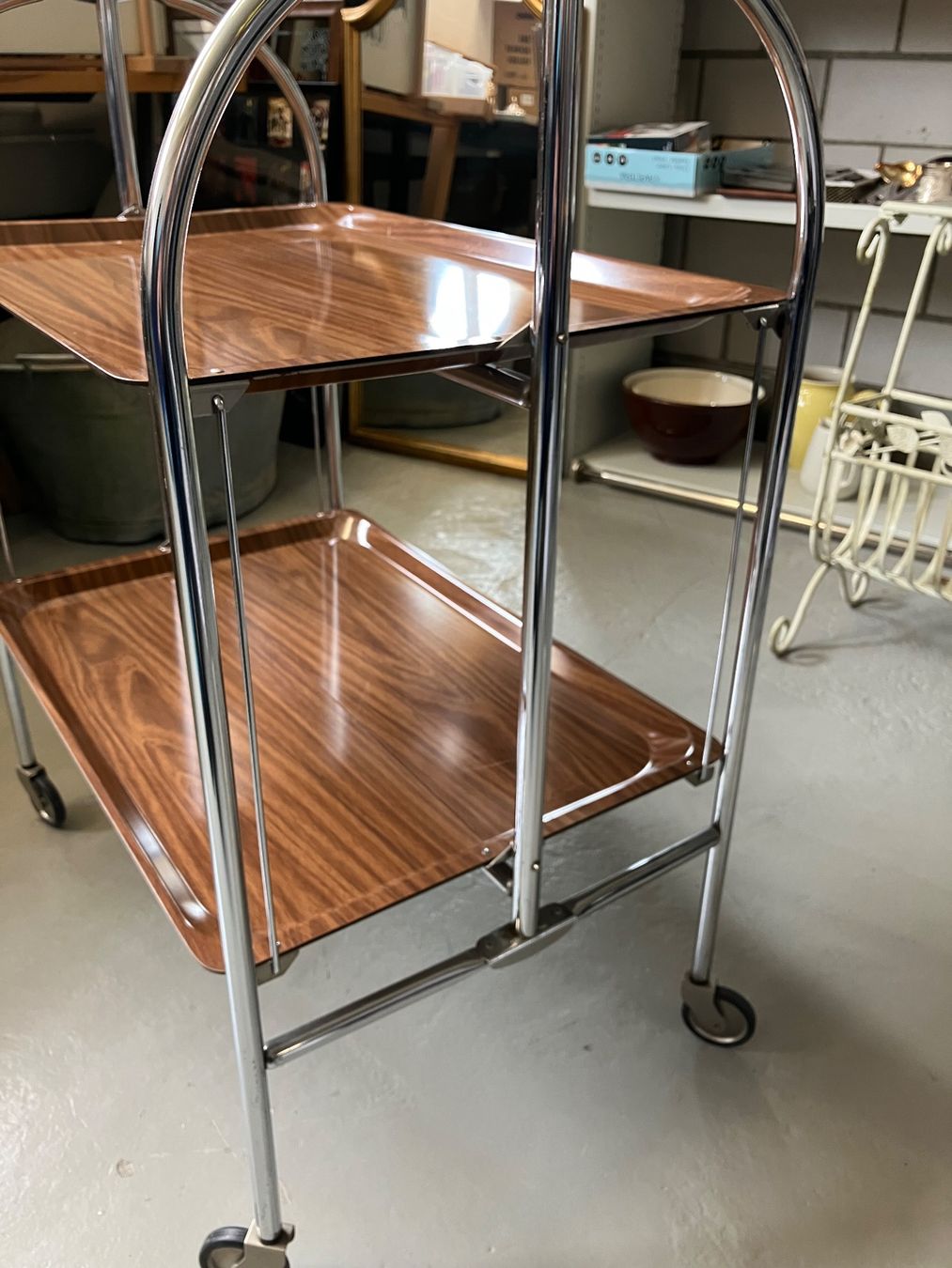 Servierwagen: Vintage Servierwagen – Gebraucht aus Aarburg von Wendepunkt_Fundgrube 3
