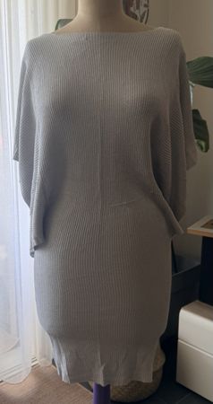 Elegant Grey Ribbed Knit Dress !