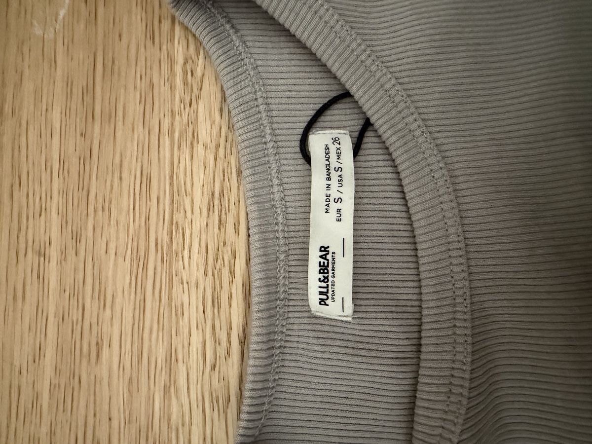 Bershka T-shirt: t-shirt Bershka – Nuovo (secondo la descrizione) da Carouge GE venduto da goi_krq7 1