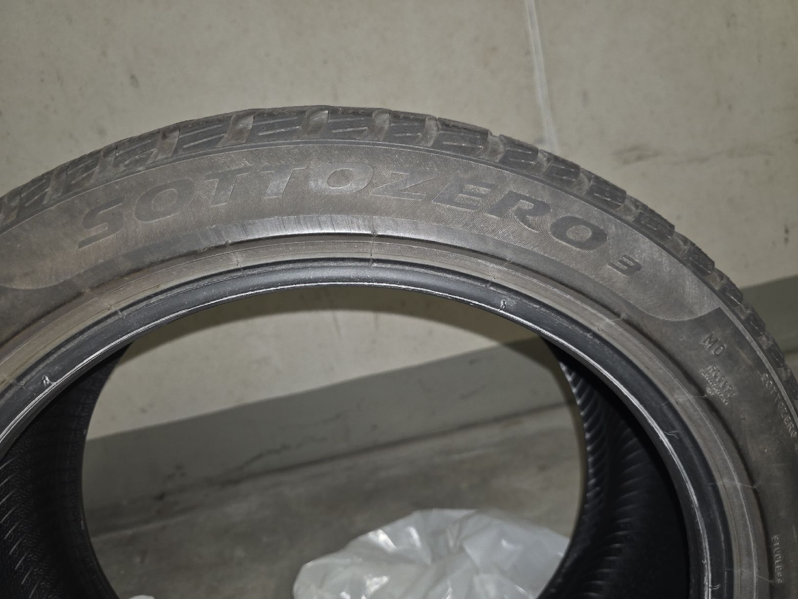 Pneus & Roues: 4 Autoreifen, 225/45 R18, MO – Neuf (Voir description) à Luzern par vki_9m2q 4