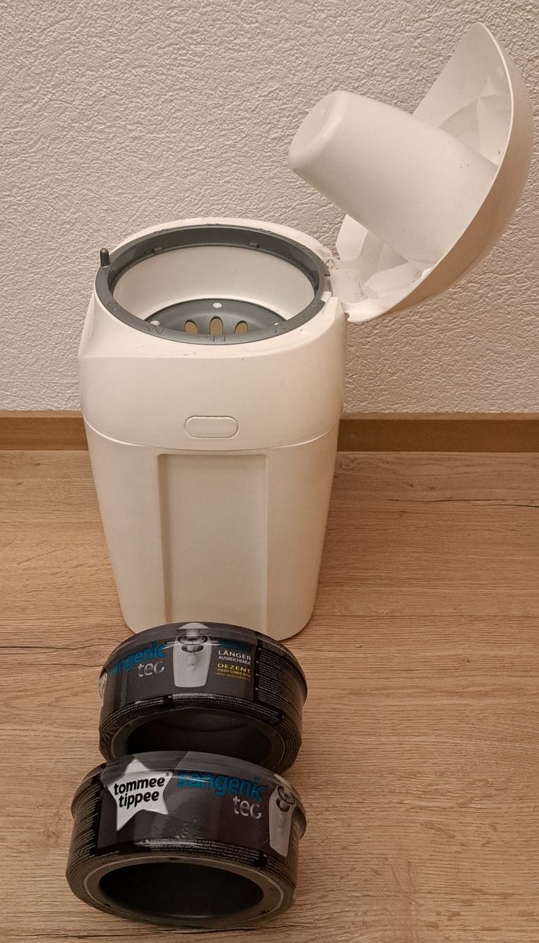 Tommee Tippee Poubelles: Windeleimer weiss mit 2 Nachfüllkassetten – D'occasion à Seuzach par poccolino