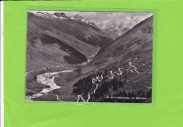 Der St. Bernhardinpass mit Hinterrhein