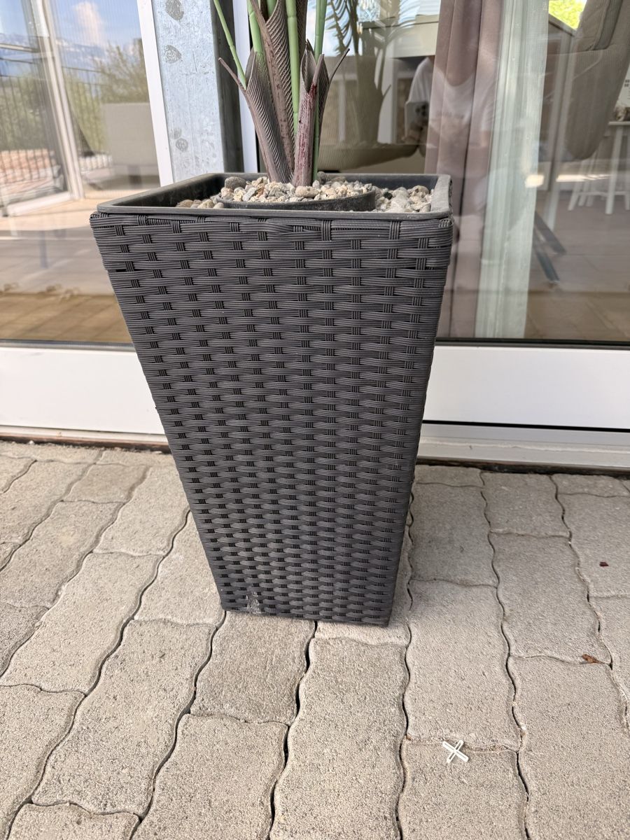 Vasi per fiori: 3 Blumen Töpfe Rattanstyl – Usato da Kirchdorf BE venduto da omegatoc