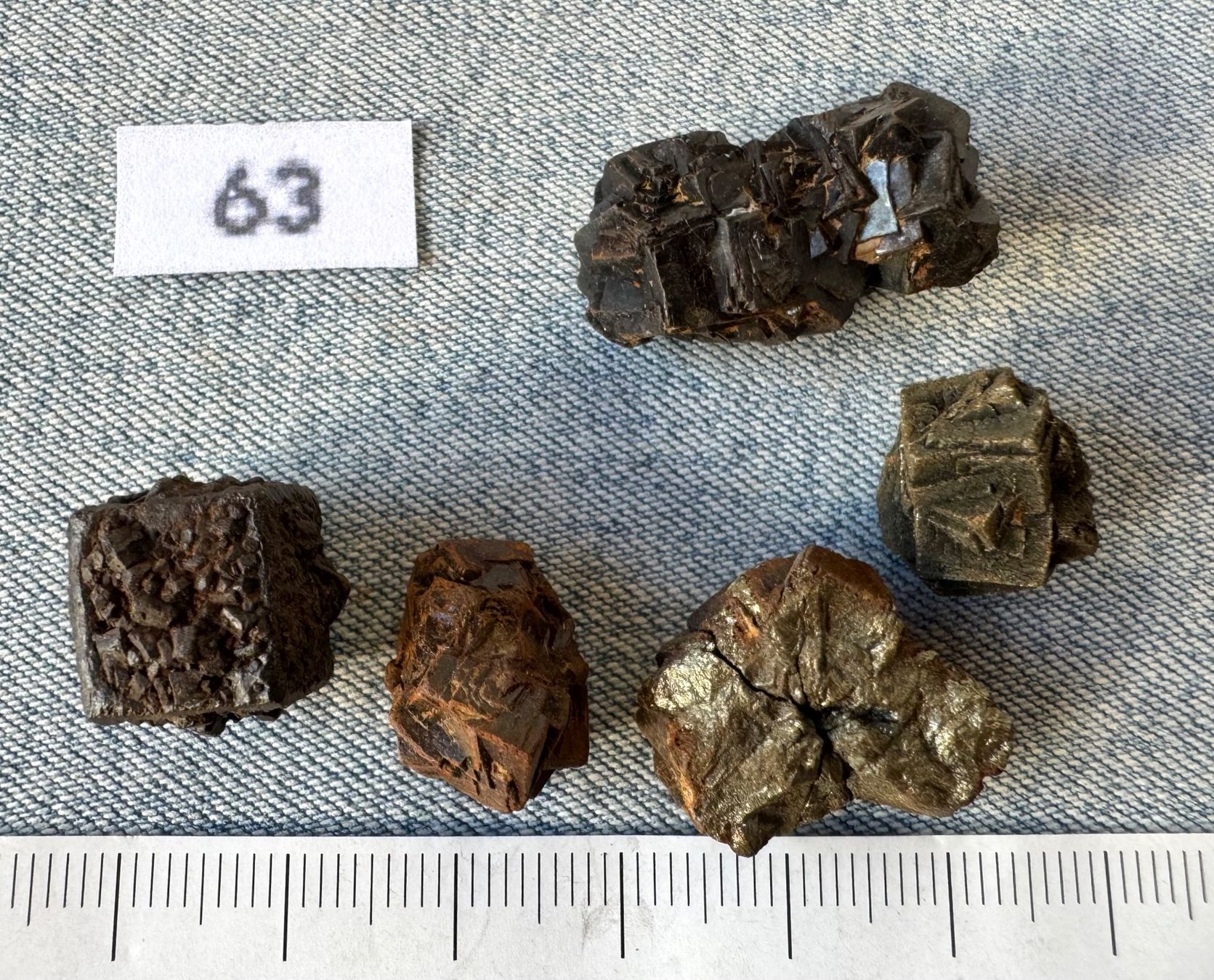 Mineralien & Heilsteine: Limonites   Pyrit  top.  interessante Geschenk Idee – Neu und originalverpackt aus Leuggern von gemshow 2