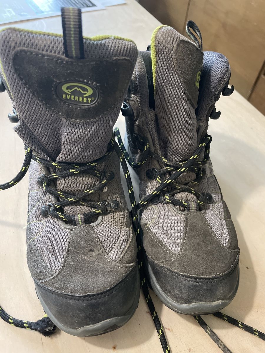 Everest Scarpe per ragazzi: Wanderschuhe Grösse 33 – Usato da Winterthur venduto da Wyl_ma