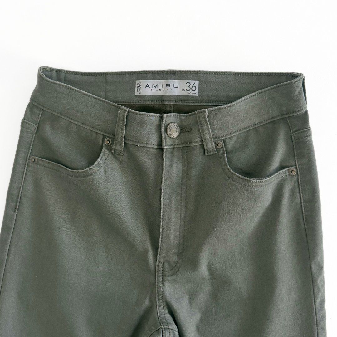 Pantaloni: AMISU Pantalon Vert Kaki - Taille 36 – Usato da Vevey venduto da secondlifevevey 2