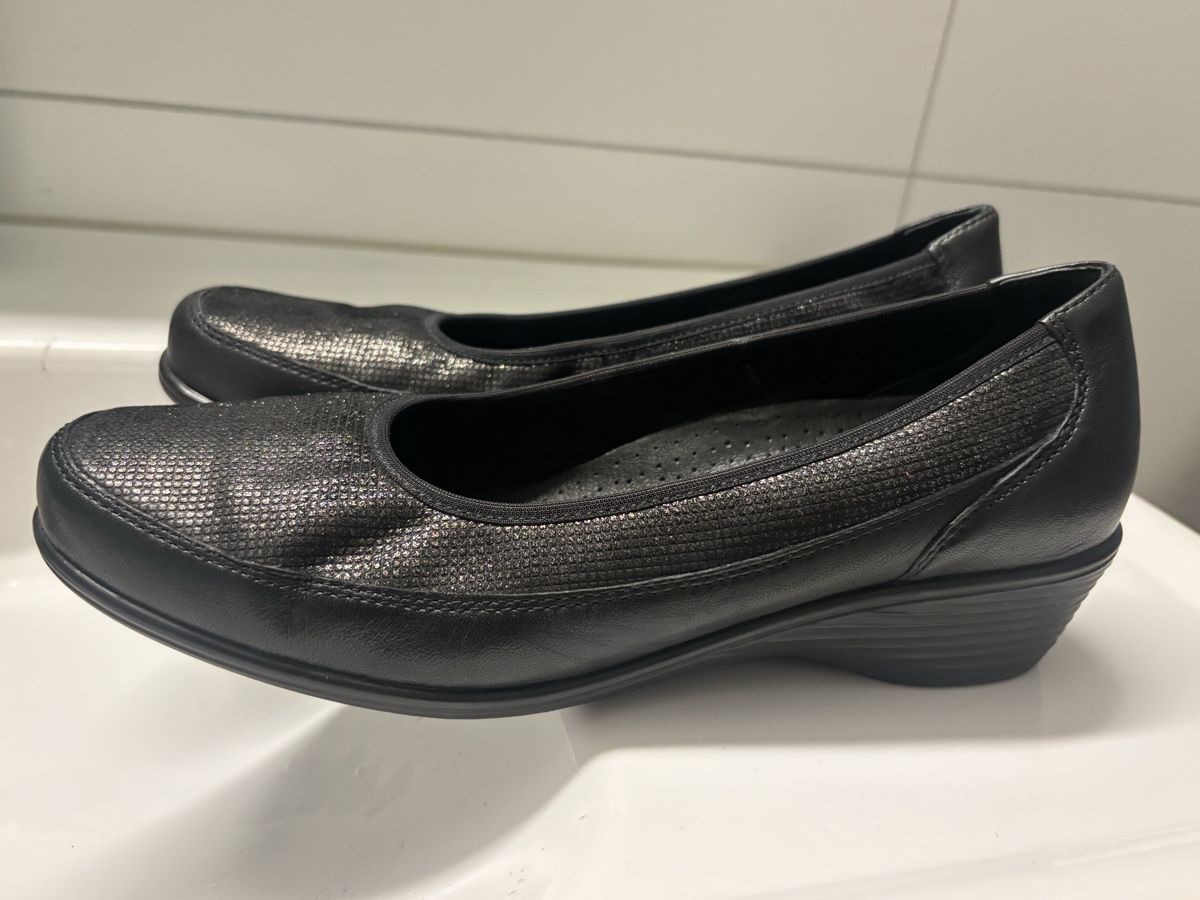 Scarpe da donna: Medicus Damenschuhe Gr. 40 schwarz bequem & elegant – Usato da Birmenstorf AG venduto da BMW.M5 4