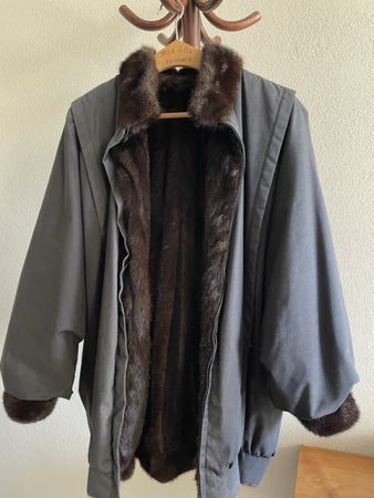 Elegante Winterjacke mit Echtpelzbesatz