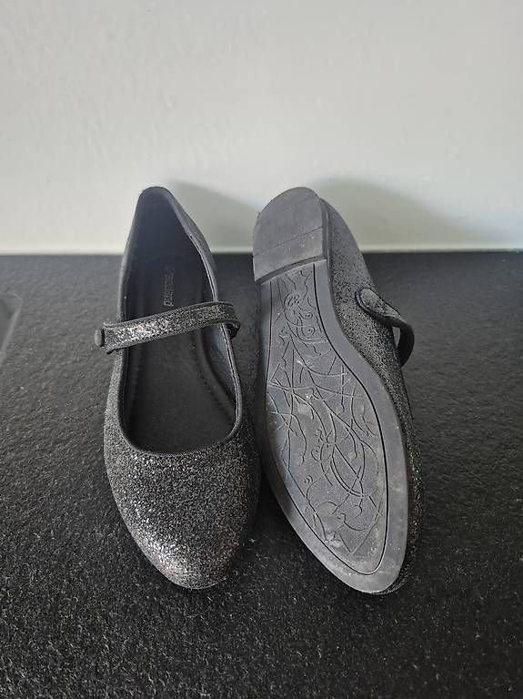 Scarpe per ragazze: Ballerinas gr 32 – Usato da Amsoldingen venduto da kaimhof 2