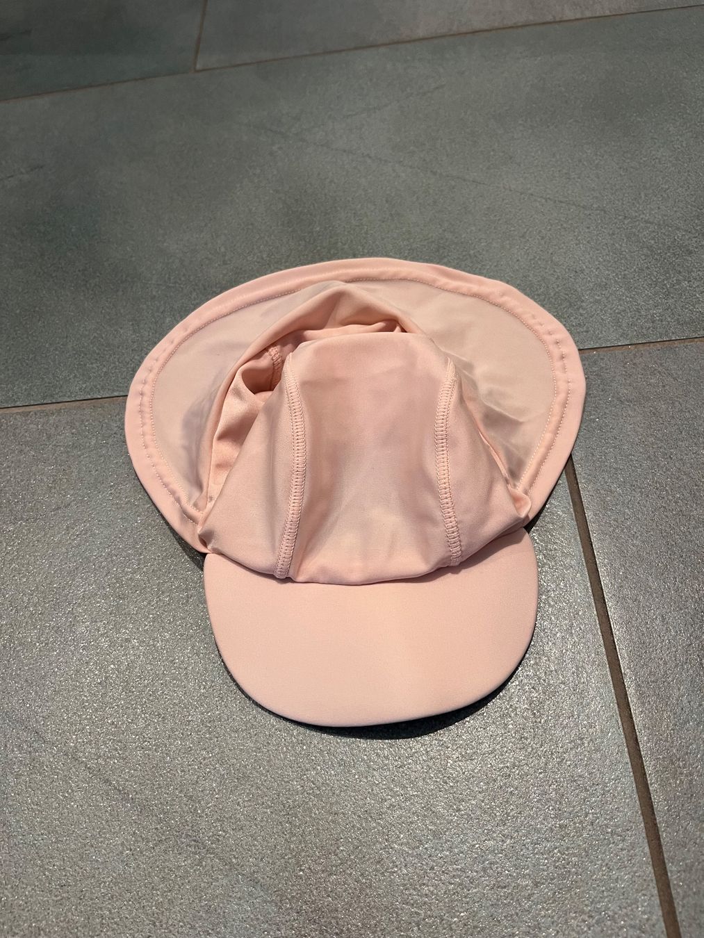 H&M Bonnets & Echarpes: Bademütze H&M Gr. 62/68 – D'occasion à Villnachern par schudelinho