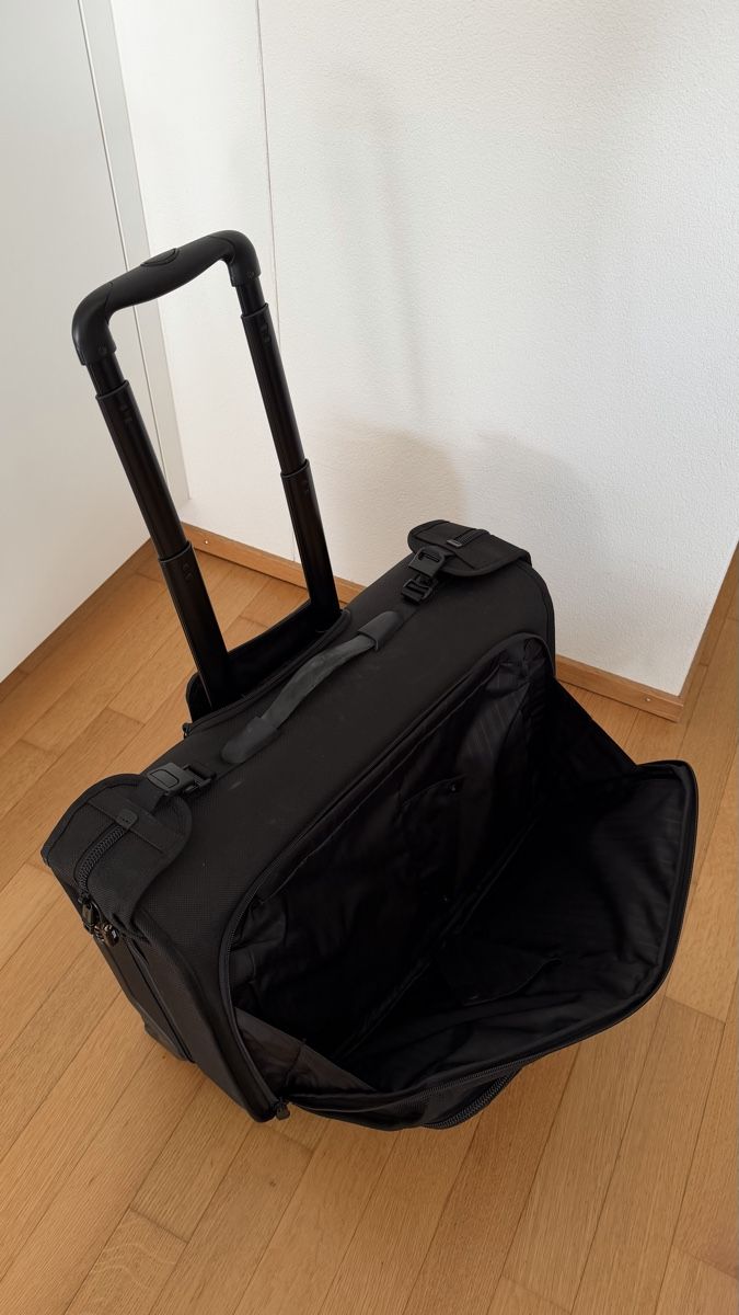 Tumi Valigie: Tumi Garment Bag Trolley – Usato da Zug venduto da sajo34 1
