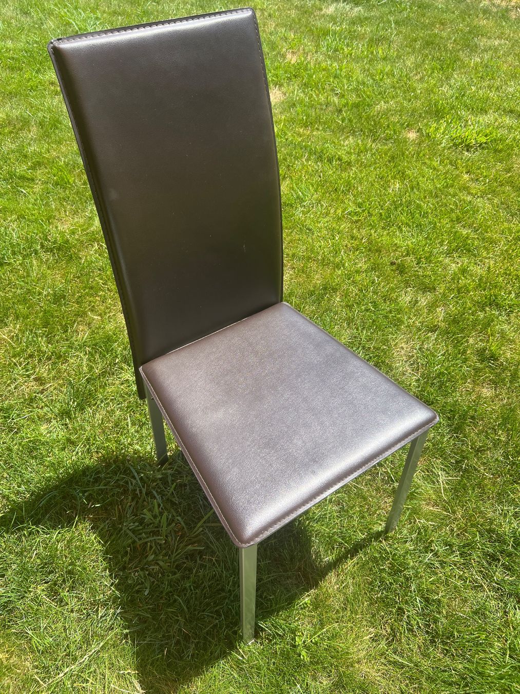 Chaises: 6 Stühle braun – D'occasion à Thun par NatasaMarkovic 1