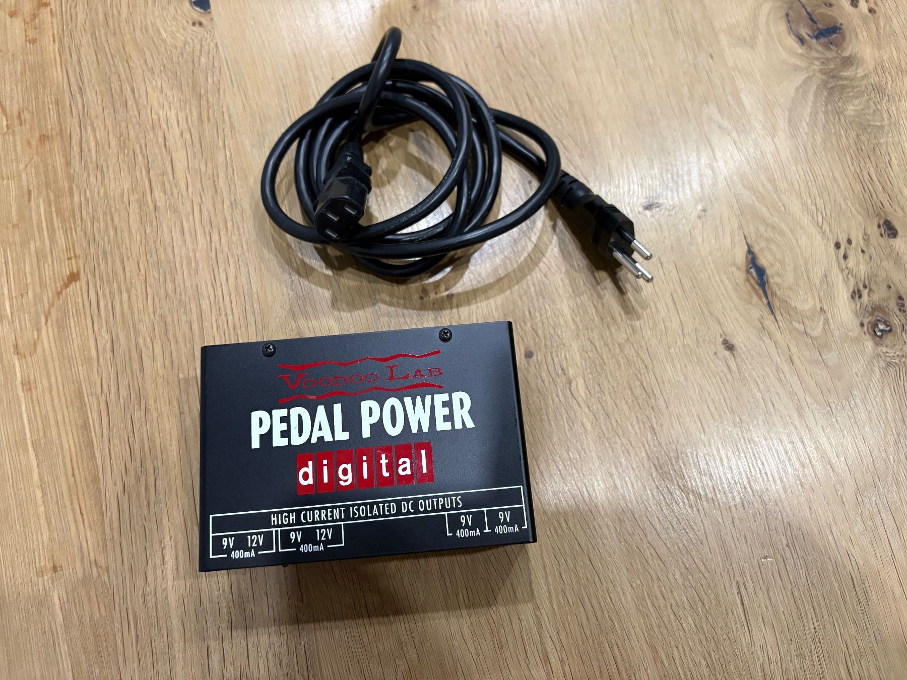 Strumenti musicali: Voodoo Lab Pedal Power Digital Netzteil – Difettoso da Lausen venduto da sen_jm7c 1