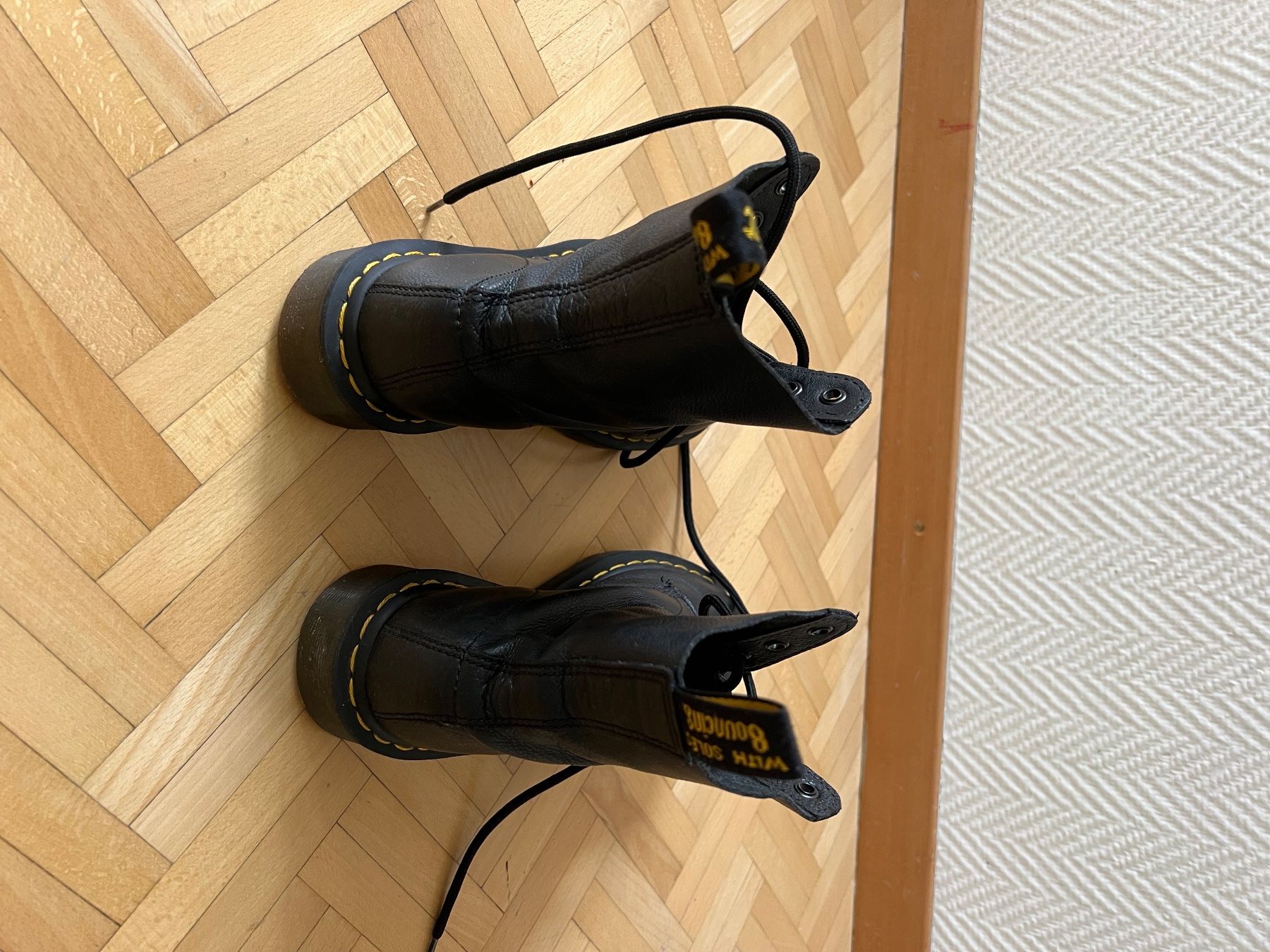 Dr. Martens Scarpe da donna: Dr Martens boots en cuir – Usato da Fribourg venduto da Monalisa_13 3