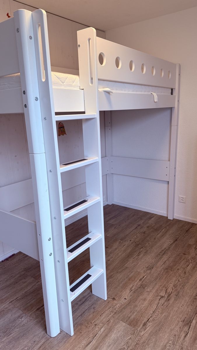 Flexa Betten: Flexa white Hochbett mit Matratze  – Gebraucht aus Wetzikon ZH von Cosmiques 1